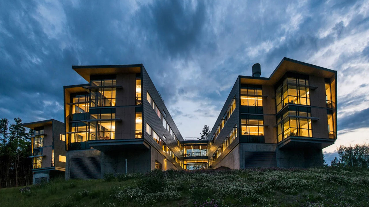 Hatch Blue and Bigelow Laboratory Launch Maine Blue Biotech Studio